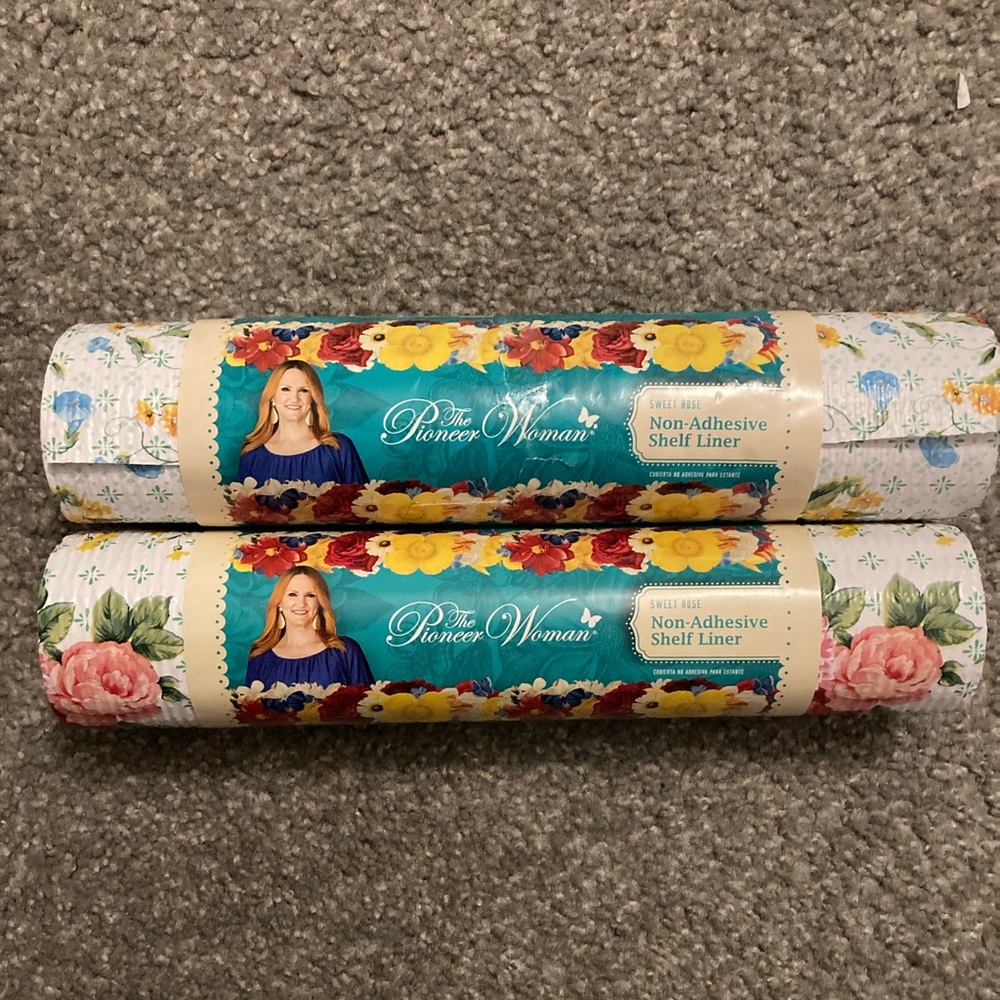 Pioneer Woman Non-Adhesive shelf liner